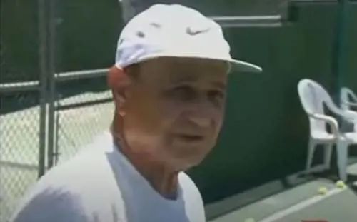 Agassi piange la morte del padre "tiranno": aveva 90 anni