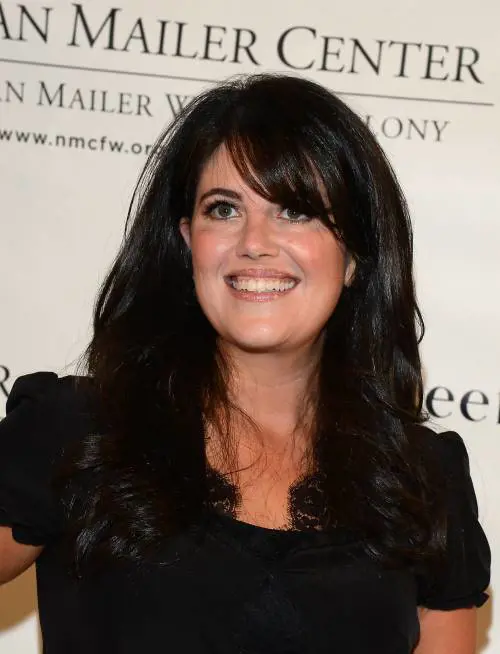La serie "Impeachment" rinvia a giudizio i giudizi sulla Lewinsky