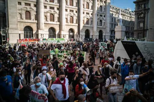 I gretini scendono in piazza