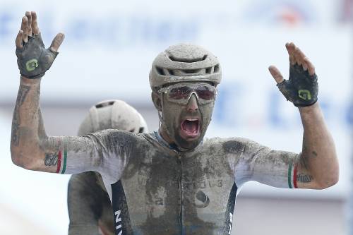 Impresa azzurra alla Parigi-Roubaix dopo una fuga tra fango e pavè