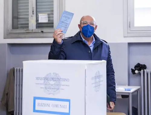 Pioggia di veleni e tranelli sui candidati moderati