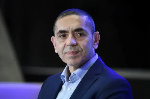 "Varianti, servirà un nuovo vaccino"
