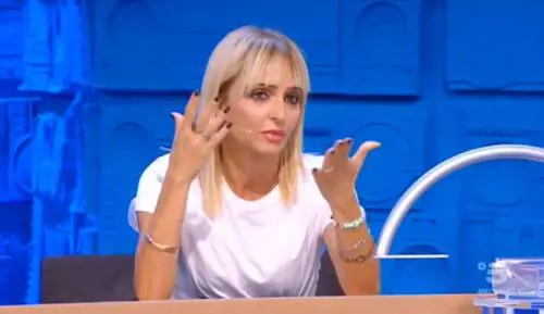 "Ruba un posto": scatta la rissa ad Amici