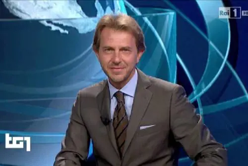 "Non vedo il simbolo del Pd". La gaffe di Giorgino in diretta su Rai1