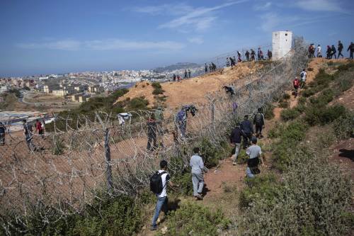 "Soldi per i muri": scatta la rivolta anti-migranti di 12 Stati Ue