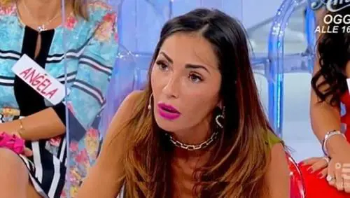 "Abbiamo fatto l'amore", "Non ti è piaciuto": imbarazzo a Uomini e Donne