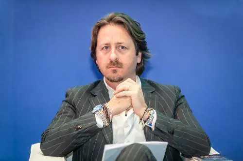"Prenditi 50mila euro". Ma l'assessore incastra l'intermediaria