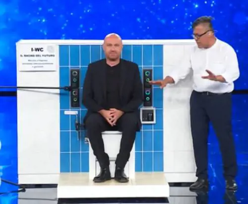 "Che faccia da c...". Finisce male la gag con Rudy Zerbi