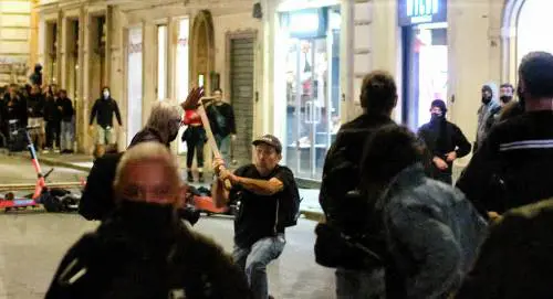 Manifestante ricoverato, assalto dei no pass al pronto soccorso