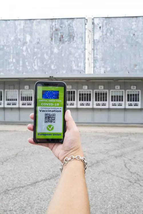 Dai controlli ai tamponi, tutti i nodi del green pass. In arrivo il nuovo decreto