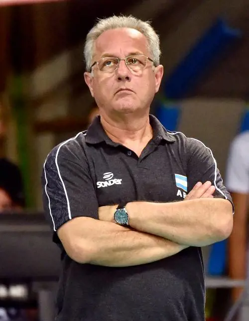 "Sì, le mie azzurre sono forti. Non ci si deve nascondere". Intervista a Julio Velasco