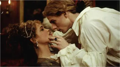 Dimenticate Twilight, ora i vampiri cercano il Sacro Graal