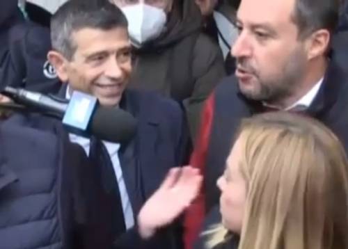 "Ancora? E basta...". Salvini sbotta e se ne va