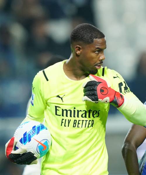 Il Milan perde Maignan: il portiere si opera al polso sinistro