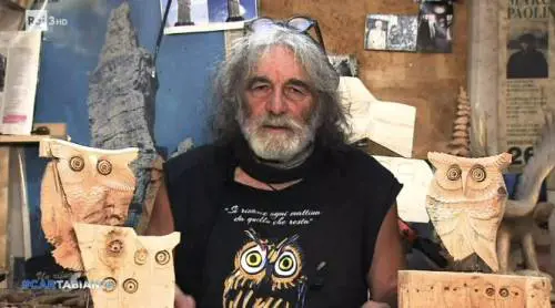 "Non hanno messo uno normale", "Omofobia strisciante": è "fuoco amico" contro Mauro Corona