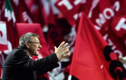 Bollette, ecco un altro miliardo. Il Garante boccia lo sciopero ma Cgil e Uil non si fermano