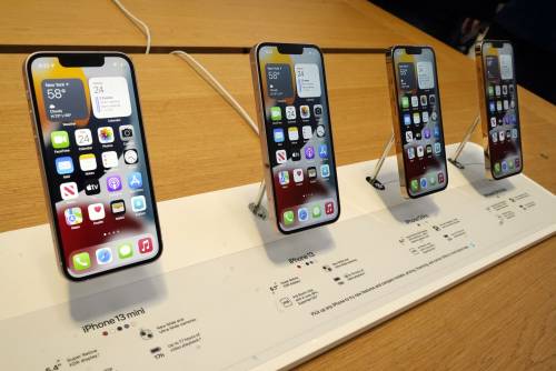 Meno iPhone e scaffali vuoti: cosa succede alla Apple