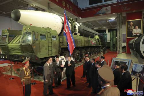 "Missile mai visto prima": quei misteri tra le armi di Pyongyang