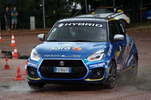 Suzuki: ecco l'ibrida con l'abito sportivo