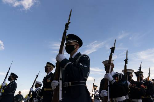 "No ad accordi a ribasso": l'Italia apre il fronte sulla Difesa europea
