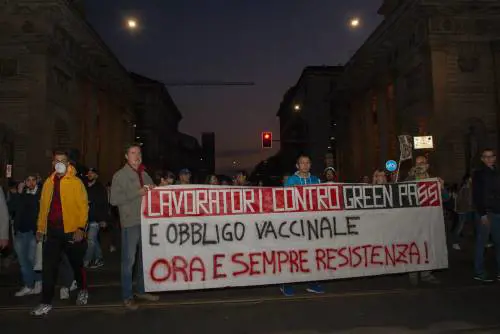 Merci, logistica e indotto: gli anti-pass frenano la ripresa. Più di 100 miliardi a rischio