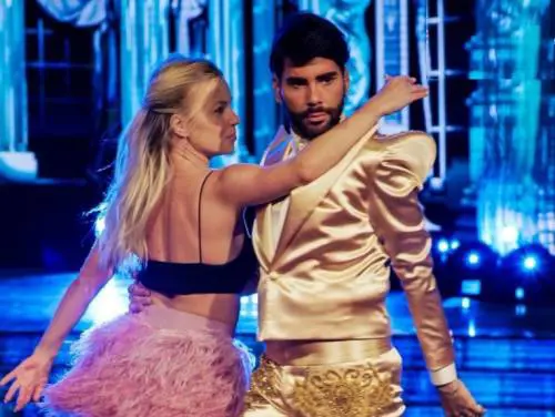 "Finisce male", "Ipocrita". Bagarre a Ballando con le stelle