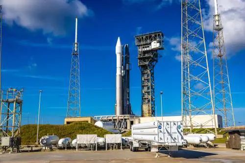 Lucy in cielo coi diamanti Il viaggio verso Giove è un omaggio ai Beatles