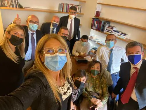 Euforia del Pd per i risultati elettorali ma a vincere è stato l'astensionismo