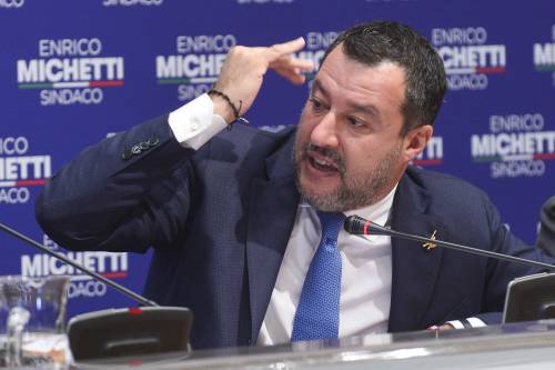 I giallorossi: no a Berlusconi. L'ira di Salvini: basta con i veti