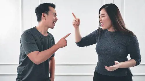 Aggressività contro il partner, studio scopre la firma cerebrale