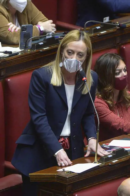 La Meloni incalza Conte sui soldi di Chavez ai 5s