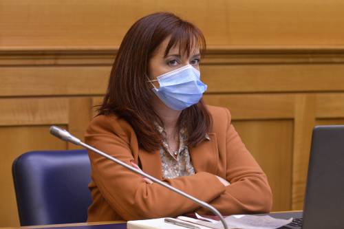 Granato sfida il divieto per i No Pass in Senato. Scaricato un milione di certificati: 90% tamponi