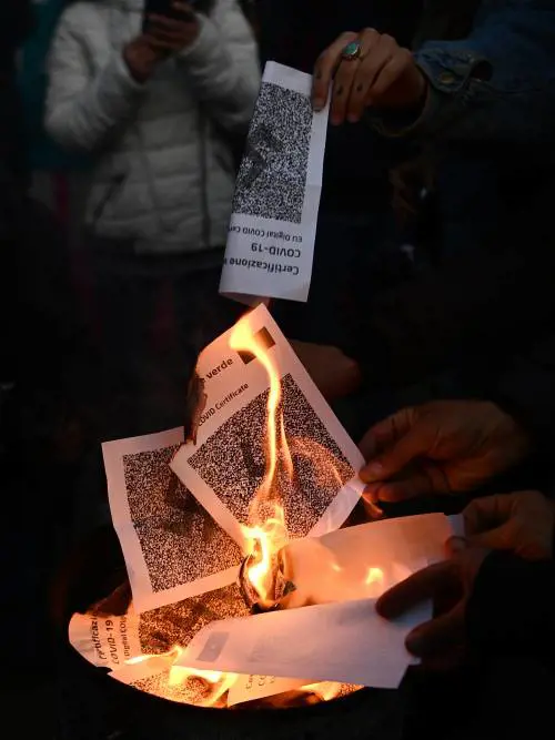 Nuovo boom di "malattie": ieri altre 80mila +11% in 7 giorni