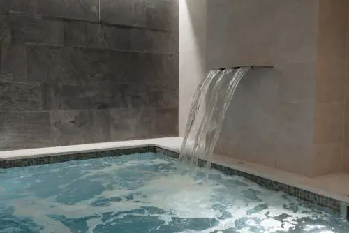 Terme: ecco quali trattamenti fare a 60 anni