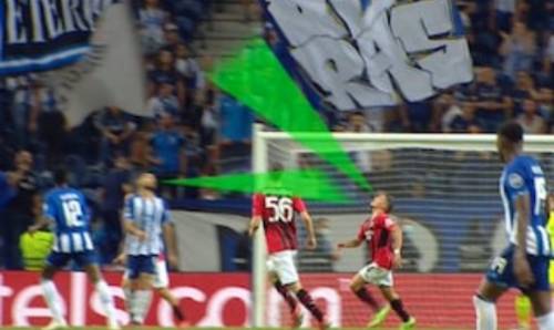 Il Milan ancora penalizzato: ecco il dettaglio che inganna l'arbitro