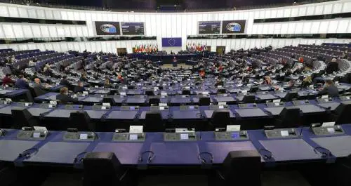 "Agiremo contro la Polonia". "Blocchiamo l'Ue": è scontro a Bruxelles