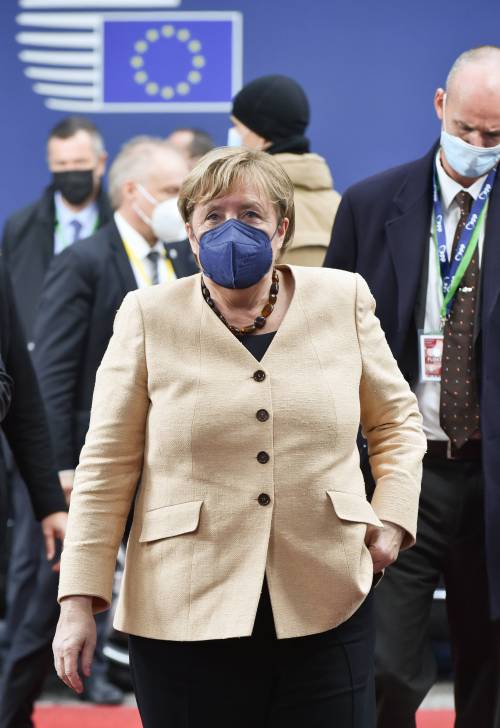 Merkel: "Spaventoso il numero di vittime". L'Oms: mortalità in aumento solo in Europa