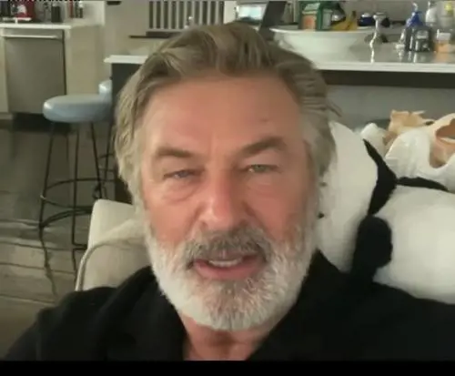 "Pistola usata al poligono": l'indiscrezione choc dopo l'incidente con Alec Baldwin