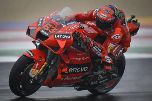 Bagnaia, questa pole è di più: c'è un'armata rossa con lui
