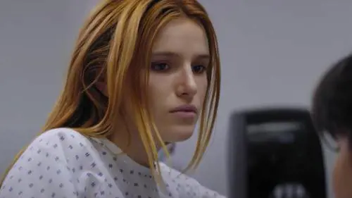 Il sole a mezzanotte: chi è Bella Thorne, passata dalla Disney ai film a luci rosse