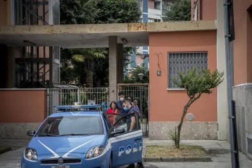 Violenta rissa tra indiani: un morto e 10 feriti