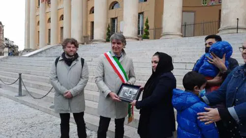 L'arrivo di Zhara in Italia