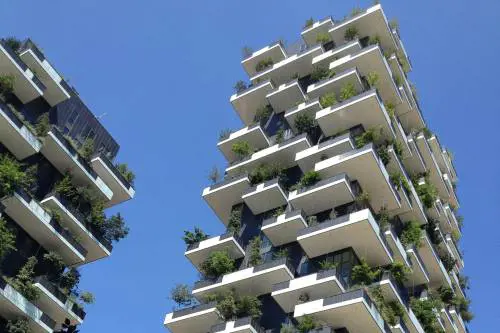 La casa cresce insieme ai maxi-cantieri