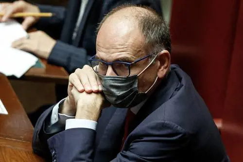 L'ultima di Letta: ora vuole la Schengen dei migranti