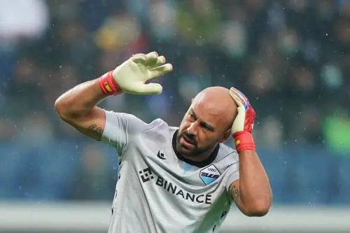 Reina colpito da una monetina e il gol nel recupero: l'infuocato finale di Atalanta-Lazio
