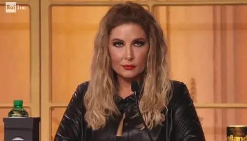 "Chiudiamo", "Gogna mediatica". Faccia a faccia finale Mietta-Lucarelli