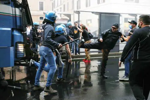 Ecco tutte le follie dei No pass