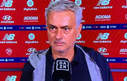 "Se parlo...". Mou perde e sbotta in tv: va via