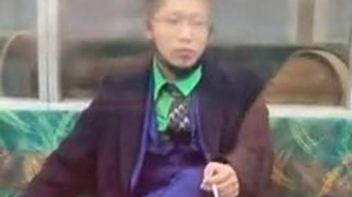 Tokyo, terrore in metrò: travestito da Joker accoltella 17 passeggeri