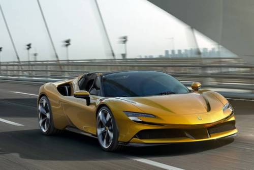 Ferrari SF90 Spider: il nuovo corso plug-in convince
